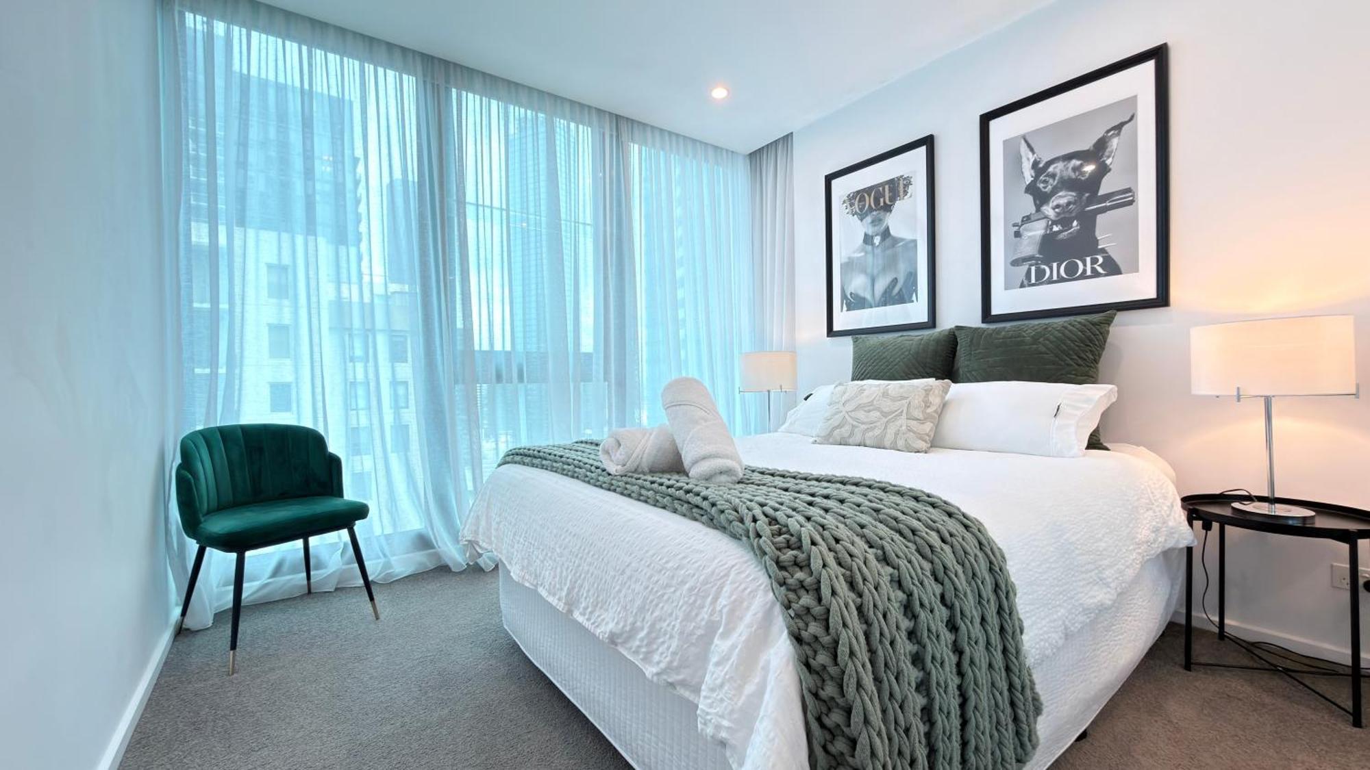 Stylish Southbank Apartment Plus Free Parking For 2 Cars — Photos 2