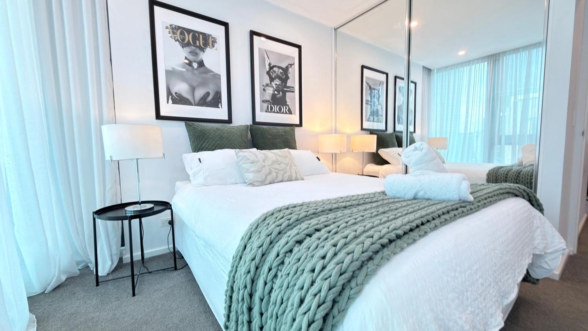 Stylish Southbank Apartment Plus Free Parking For 2 Cars — Photos 1