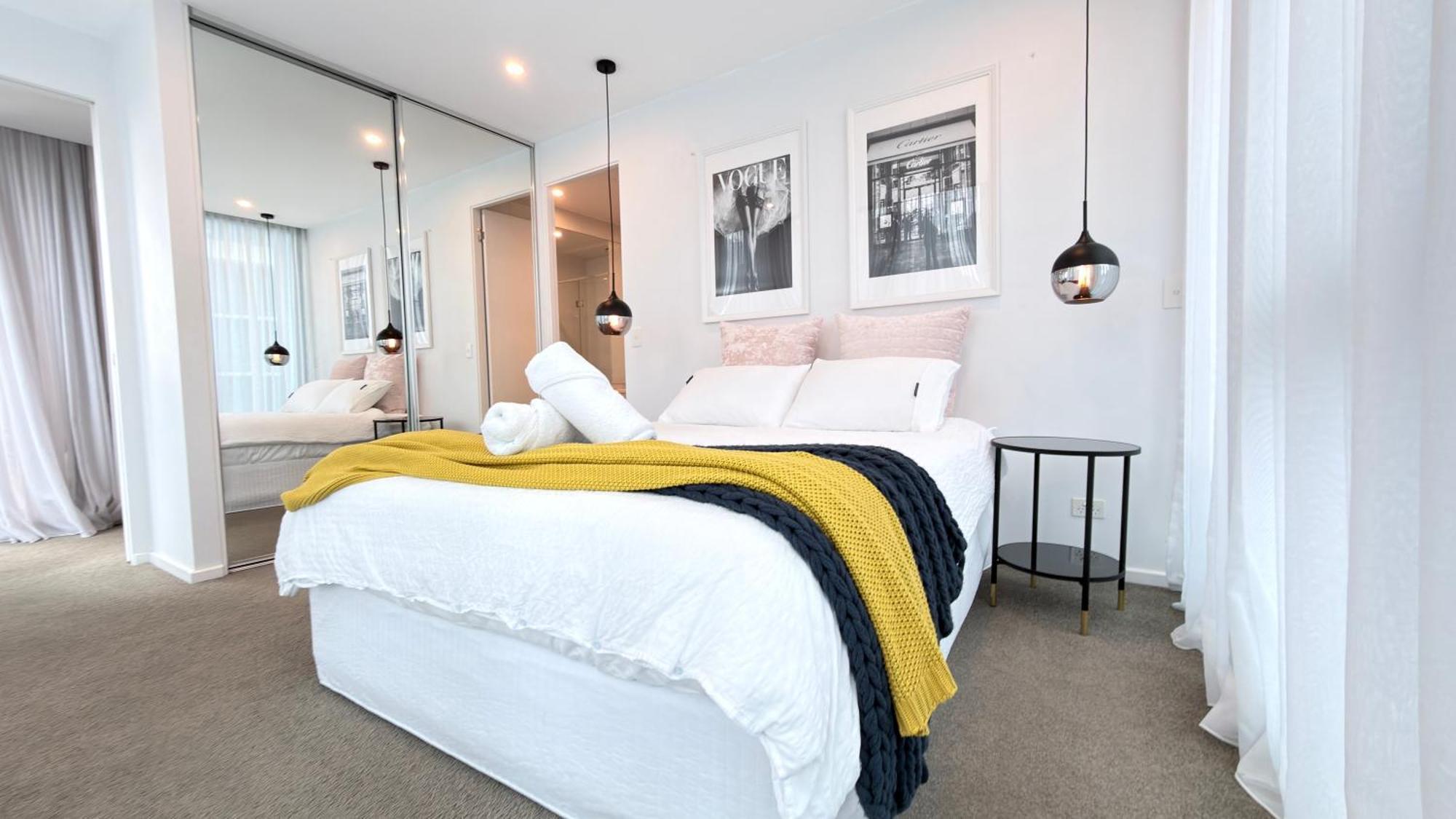 Stylish Southbank Apartment Plus Free Parking For 2 Cars, Melbourne